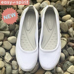 Easy Spirit Women's - White Flats (NWOT))